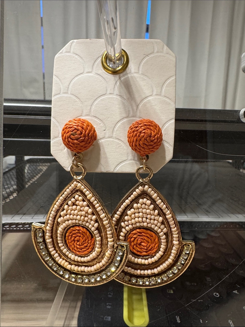 Source Unknown Orange and Cream Beaded Teardrop Dangle Earrings